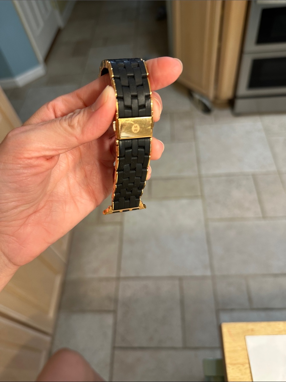 Michelle Silicone Apple Watch Band - Picture 4 of 5